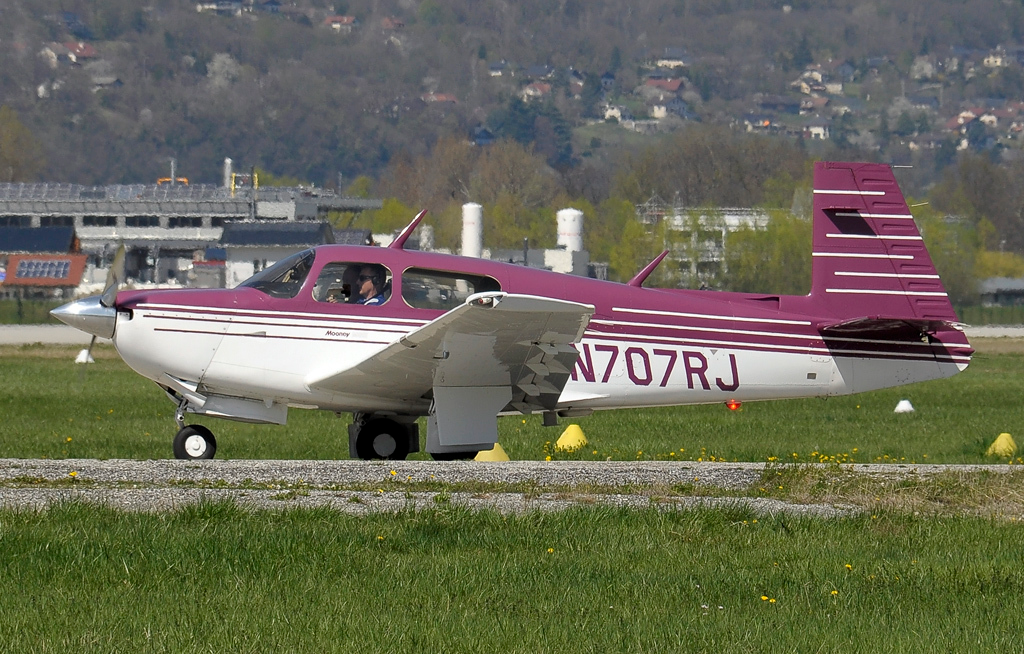 N707RJ main photo